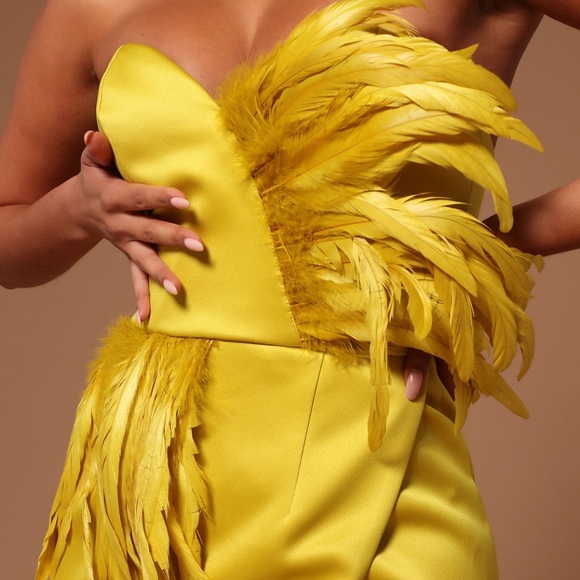 Asymmetrical Maxi Dress feather embellishment sweetheart neckline high split - Picture 5 of 6